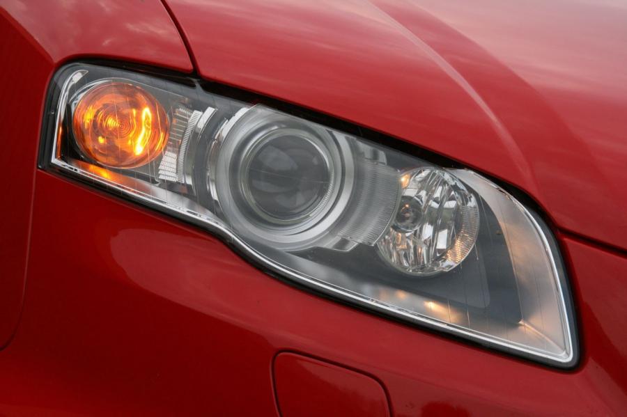 Детали экстерьера Audi RS4 Cabriolet (B7, 8H) 2006 года  (NA) (фото 39 из 65)